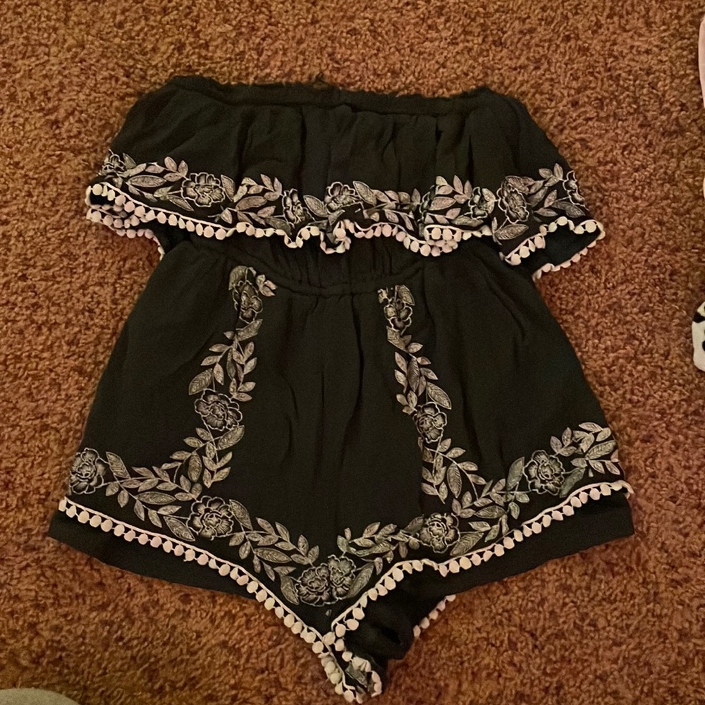 Full body navy blue flower print outfit